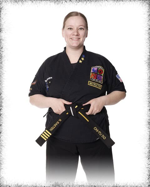 Shihan Baeten is one of our senior instructors. She teaches new students in our kids martial arts program for ages 9-13.